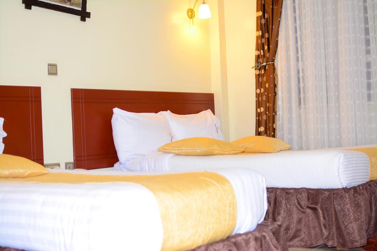 Merril Hotel เอลโดเร็ท ภายนอก รูปภาพ
